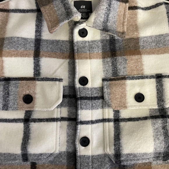 NWT H M Cream Plaid Fleece Felted Button Front Relaxed Fit Overshirt Men Size S - Picture 7 of 9